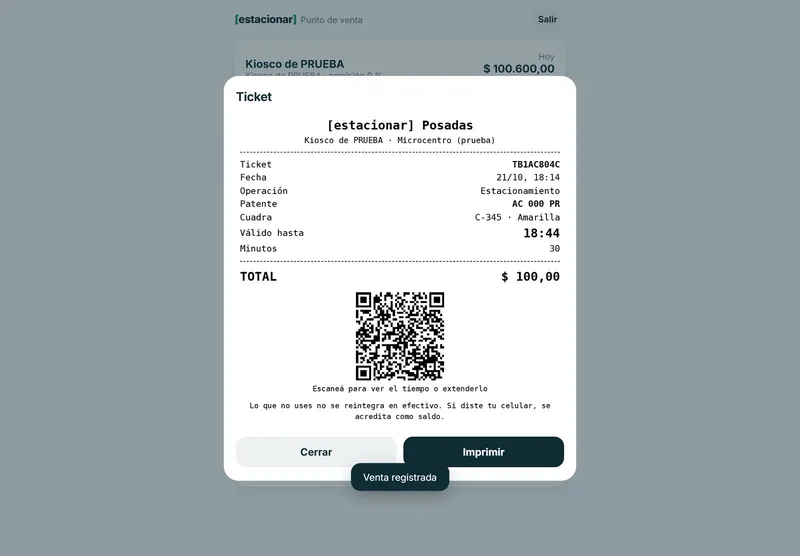 Punto de venta en efectivo con el ticket impreso y su código QR.